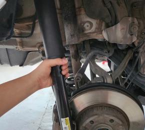 Phuộc Sau Mercedes C250 Bến Tre – Êm Ái, Vững Tay, Không Ảnh Hưởng Bảo Hành