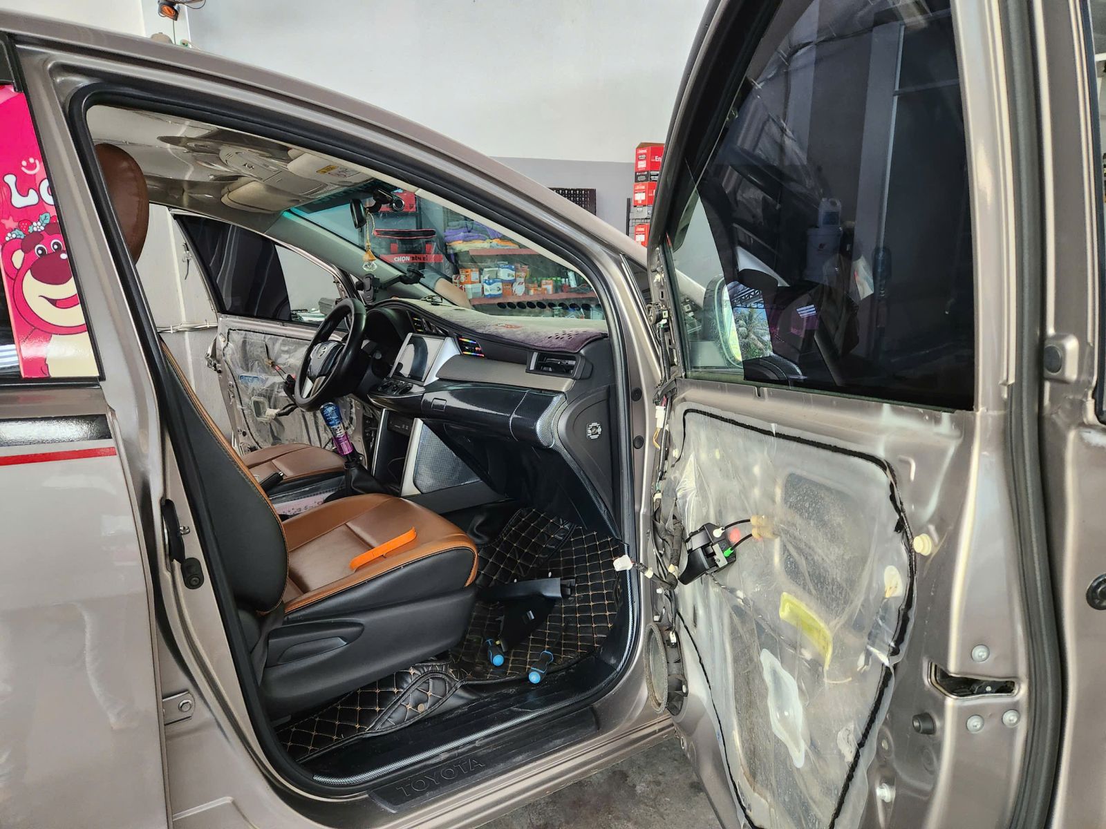 Xưởng lắp led nội thất chuyên nghiệp tại Dương Auto Spa