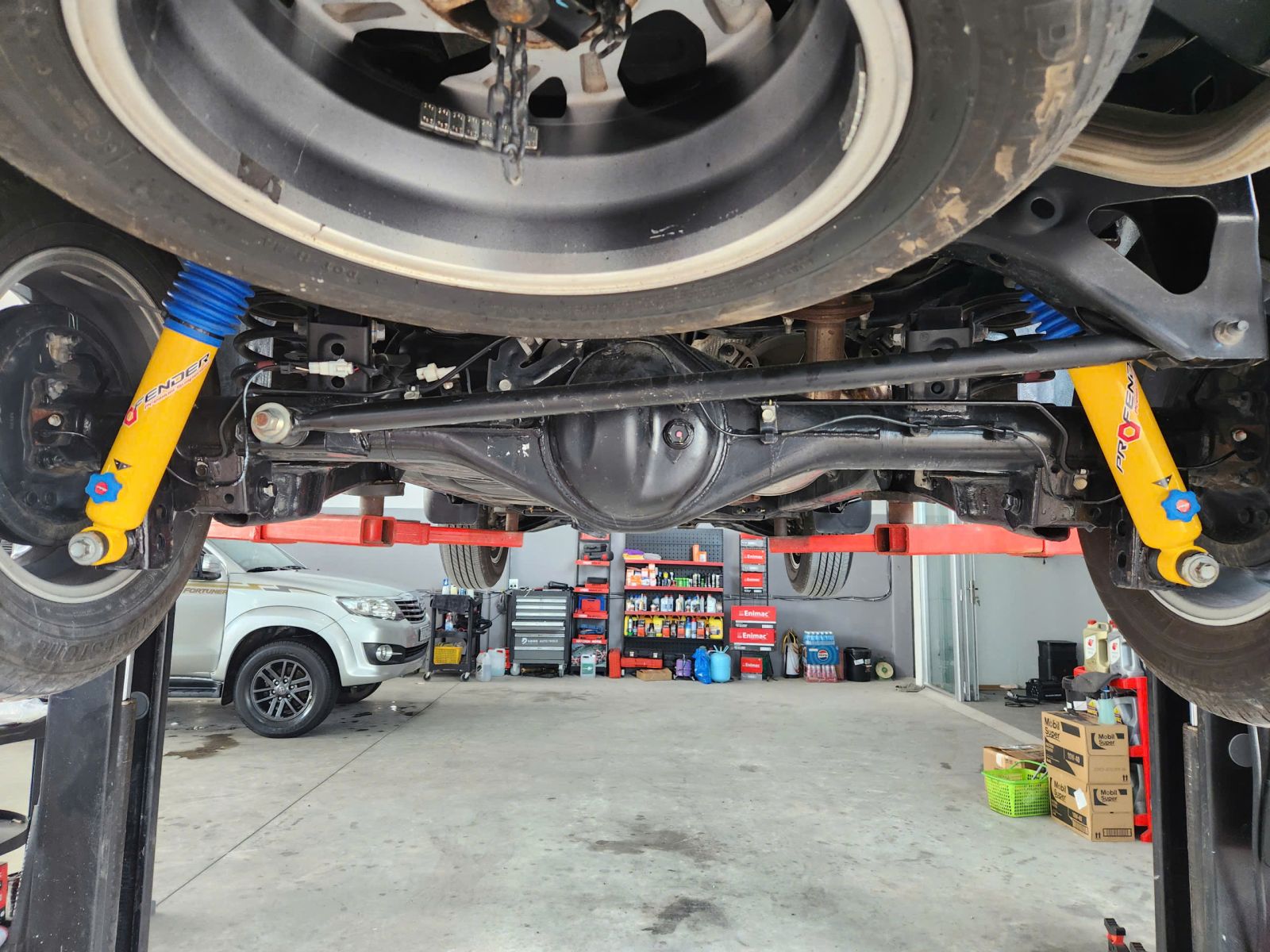 Nâng cấp giảm sóc ô tô Bến Tre chuyên nghiệp tại Dương Auto Spa