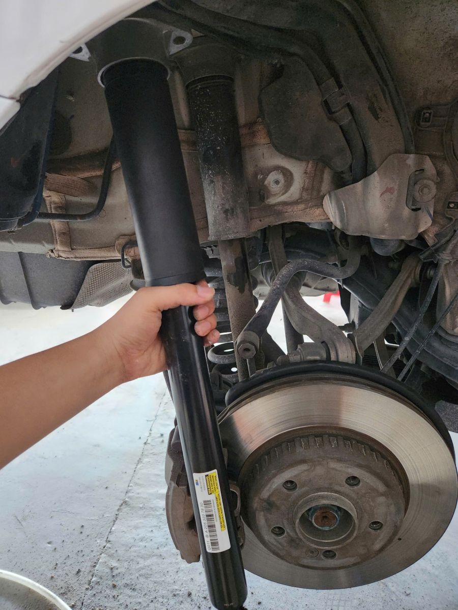 Phuộc sau Mercedes C250 Bến Tre – chính hãng, chất lượng